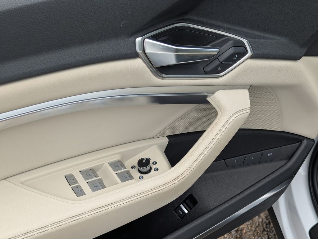 2024 Audi Q8 e-tron Premium Plus