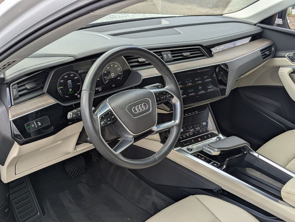 2024 Audi Q8 e-tron Premium Plus
