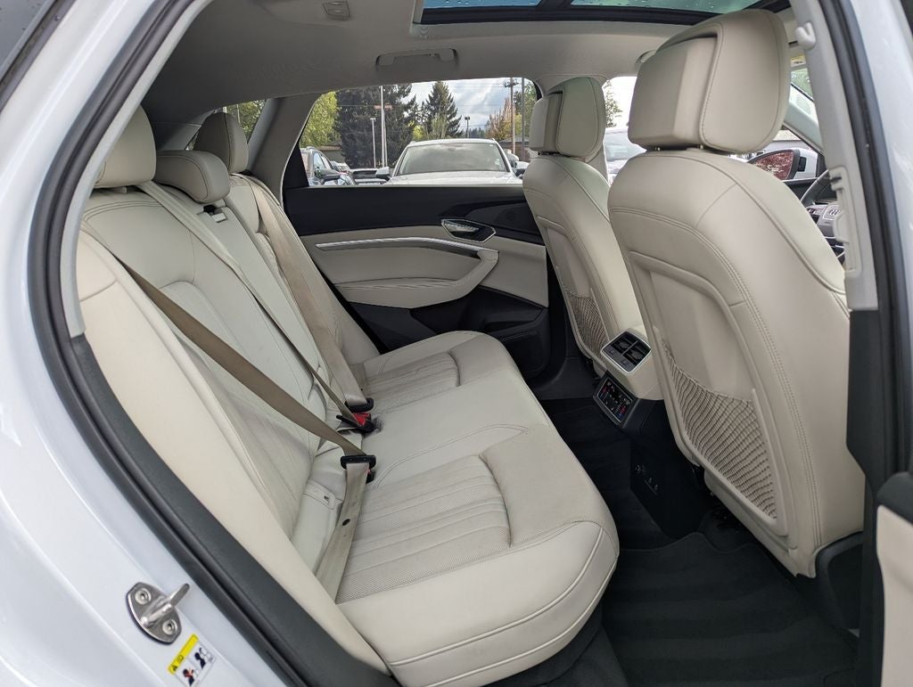 2024 Audi Q8 e-tron Premium Plus