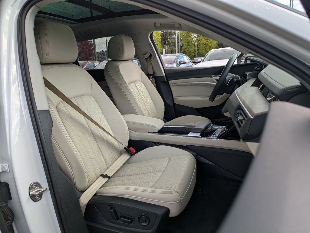 2024 Audi Q8 e-tron Premium Plus
