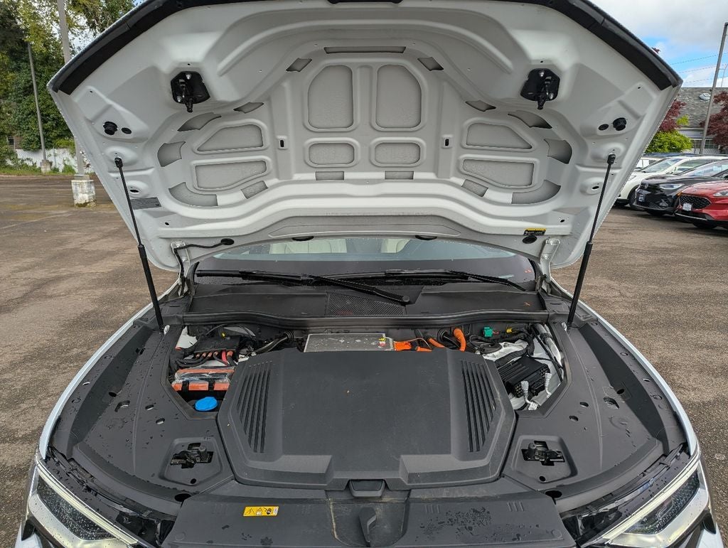 2024 Audi Q8 e-tron Premium Plus