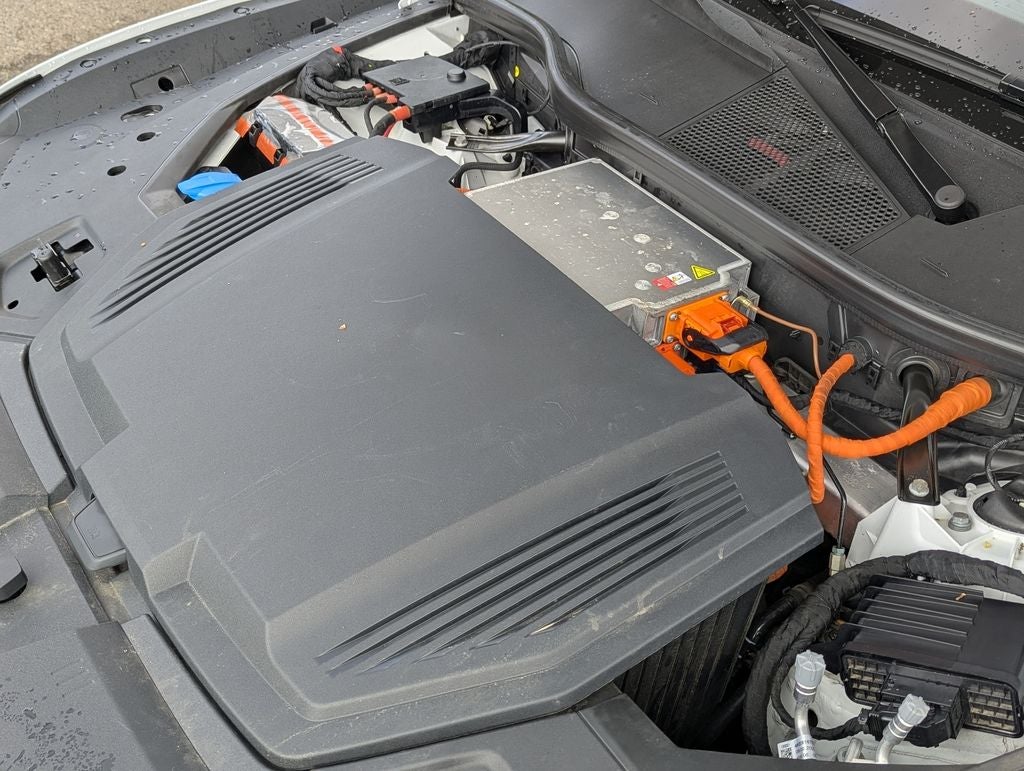 2024 Audi Q8 e-tron Premium Plus