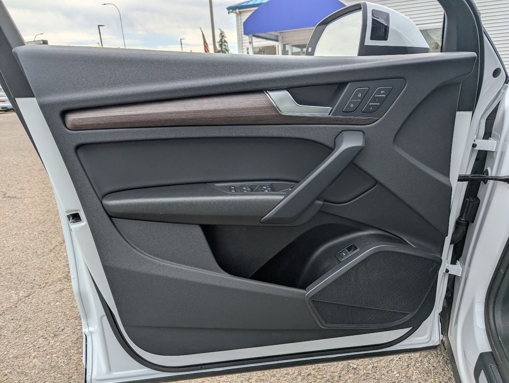 2023 Audi Q5 45 S line Premium quattro