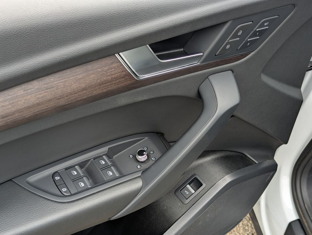 2023 Audi Q5 45 S line Premium quattro