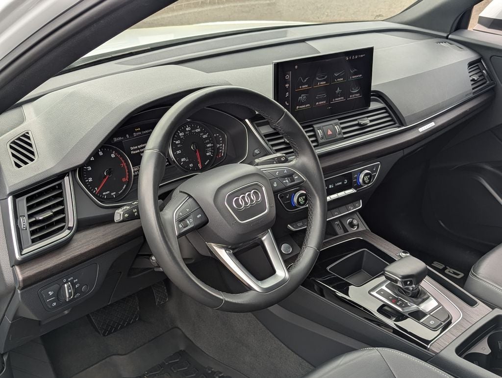 2023 Audi Q5 45 S line Premium quattro