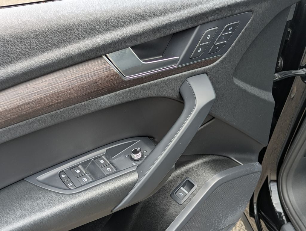 2023 Audi Q5 45 S line Premium quattro