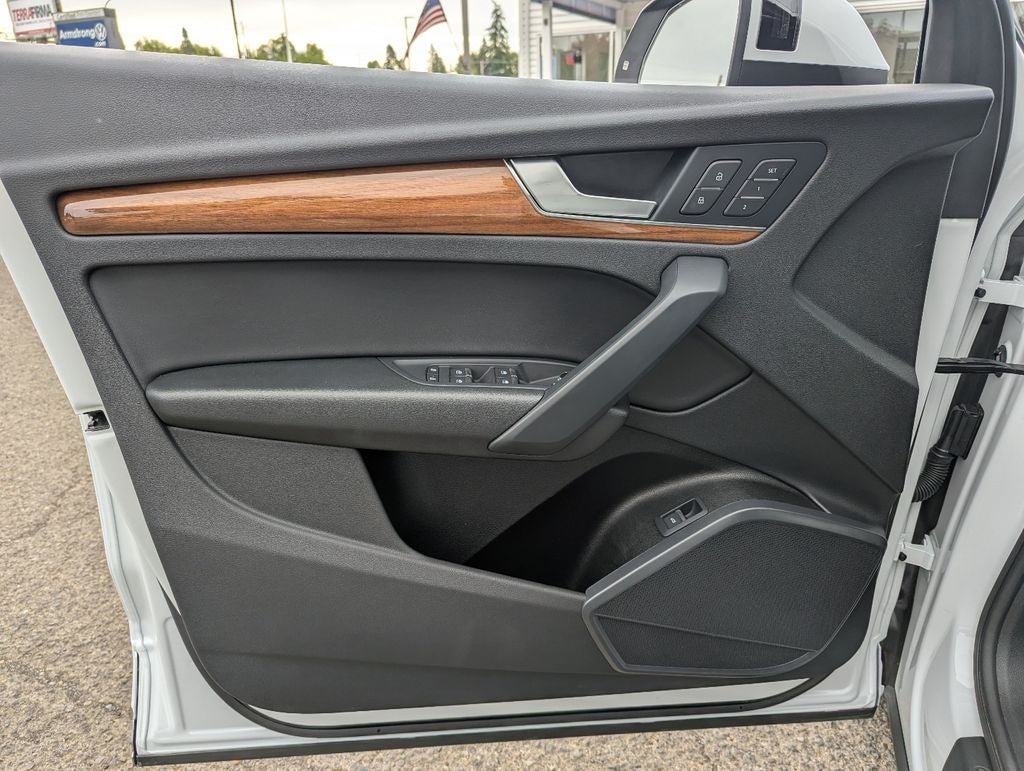 2023 Audi Q5 45 S line Premium quattro