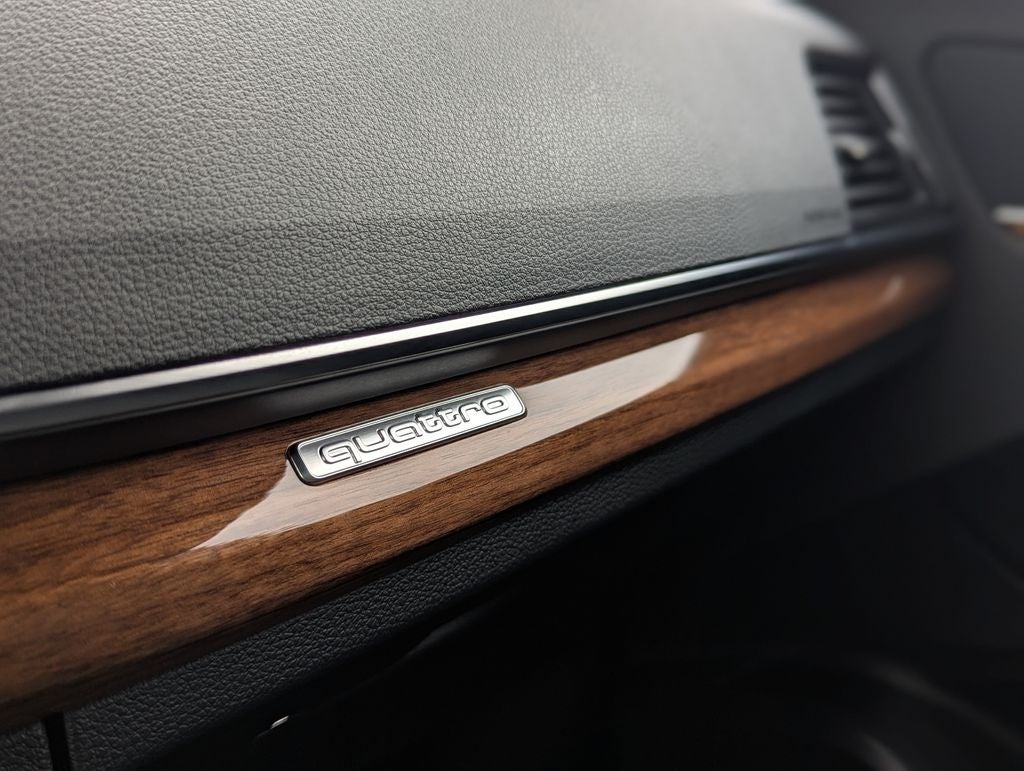 2023 Audi Q5 45 S line Premium quattro