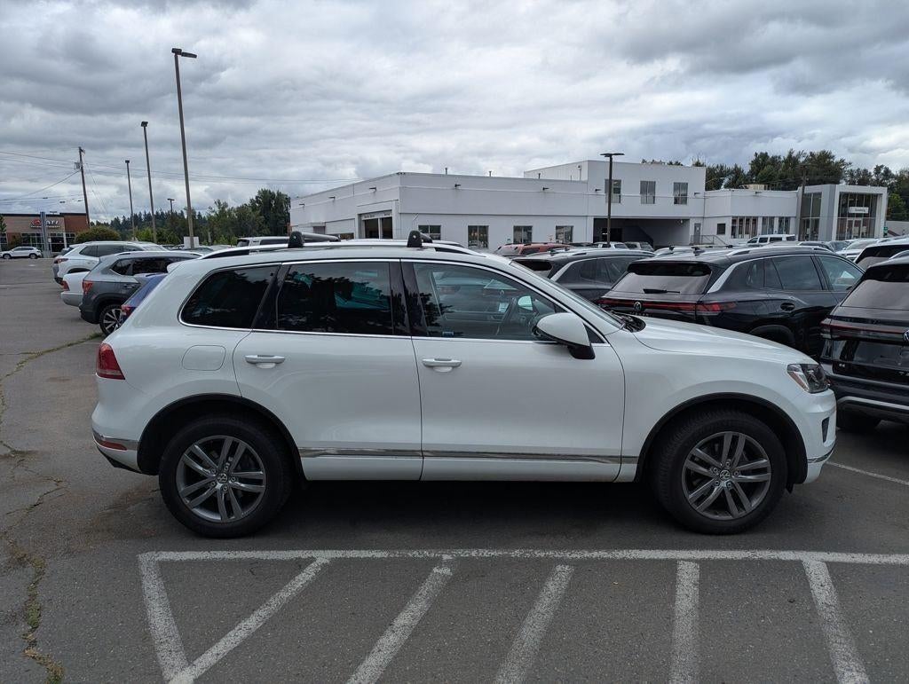 2016 Volkswagen Touareg VR6 FSI Lux