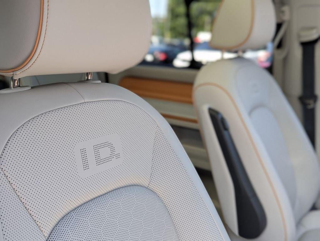 2025 Volkswagen ID. Buzz Pro S Plus