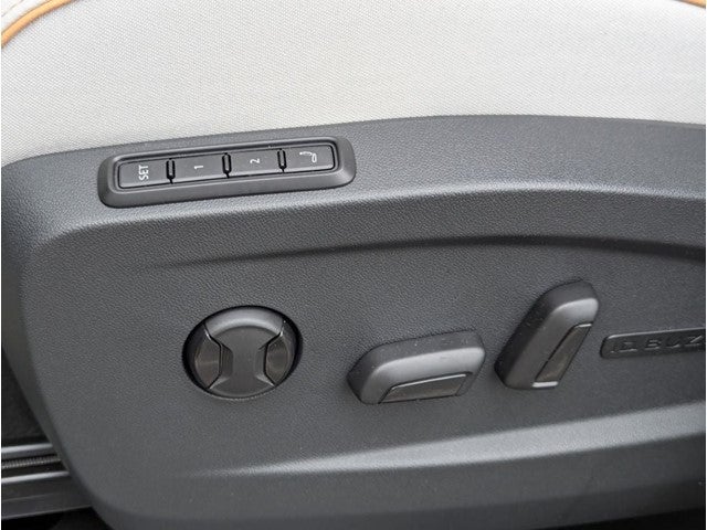 2025 Volkswagen ID. Buzz Pro S Plus