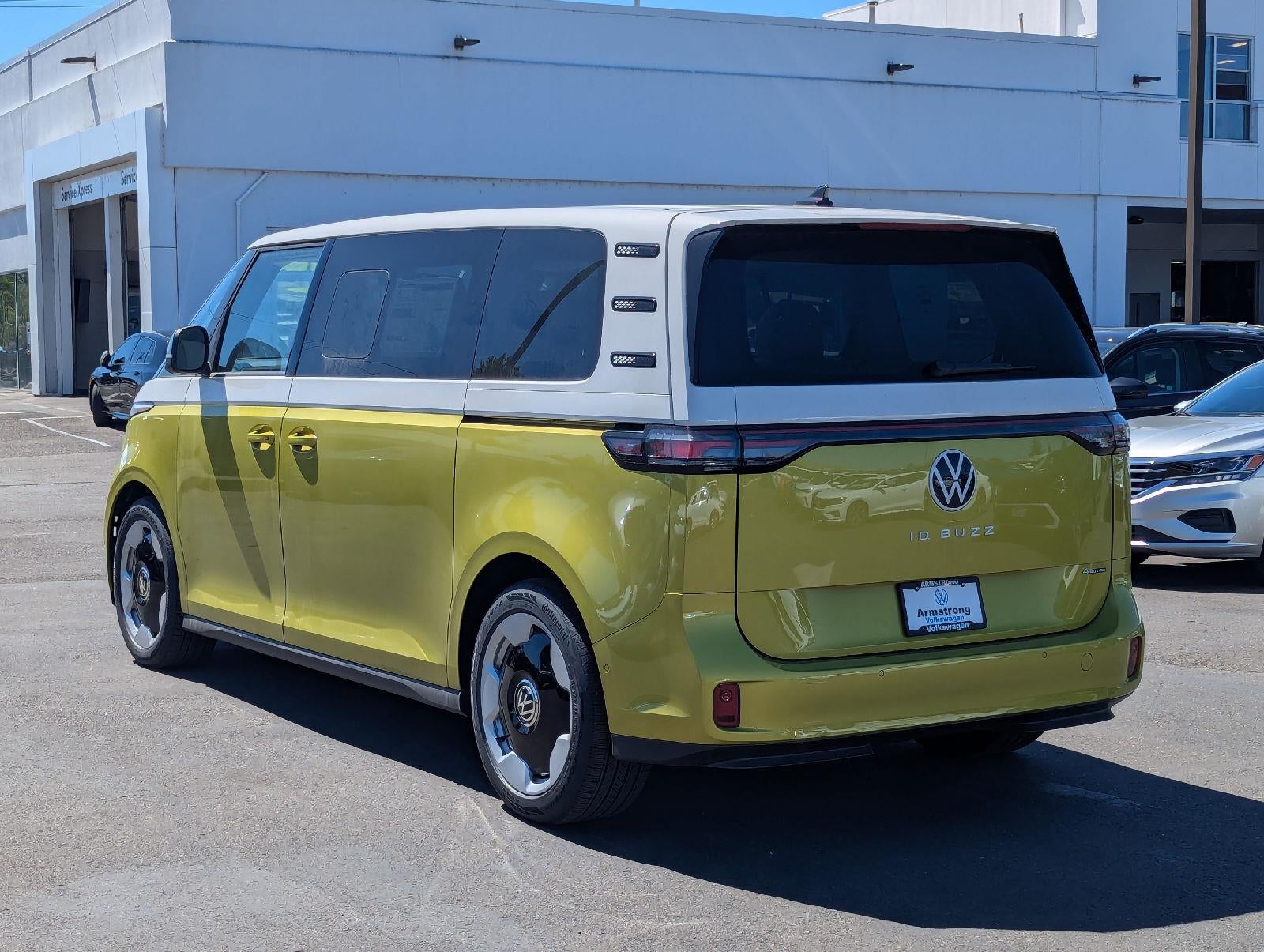 2025 Volkswagen ID. Buzz Pro S Plus