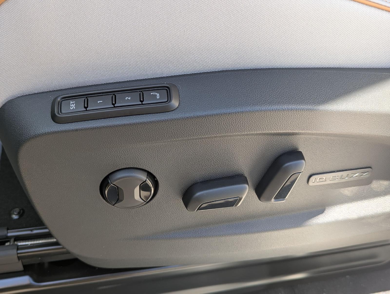 2025 Volkswagen ID. Buzz Pro S Plus
