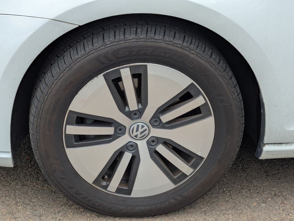 2016 Volkswagen e-Golf SE