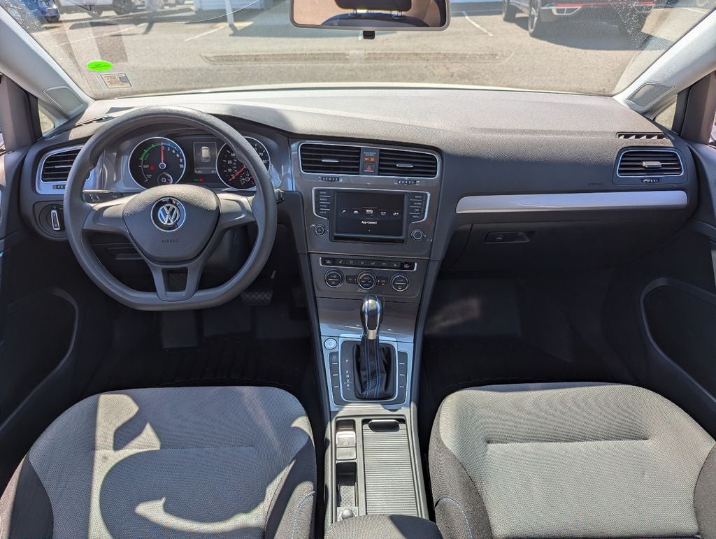 2016 Volkswagen e-Golf SE