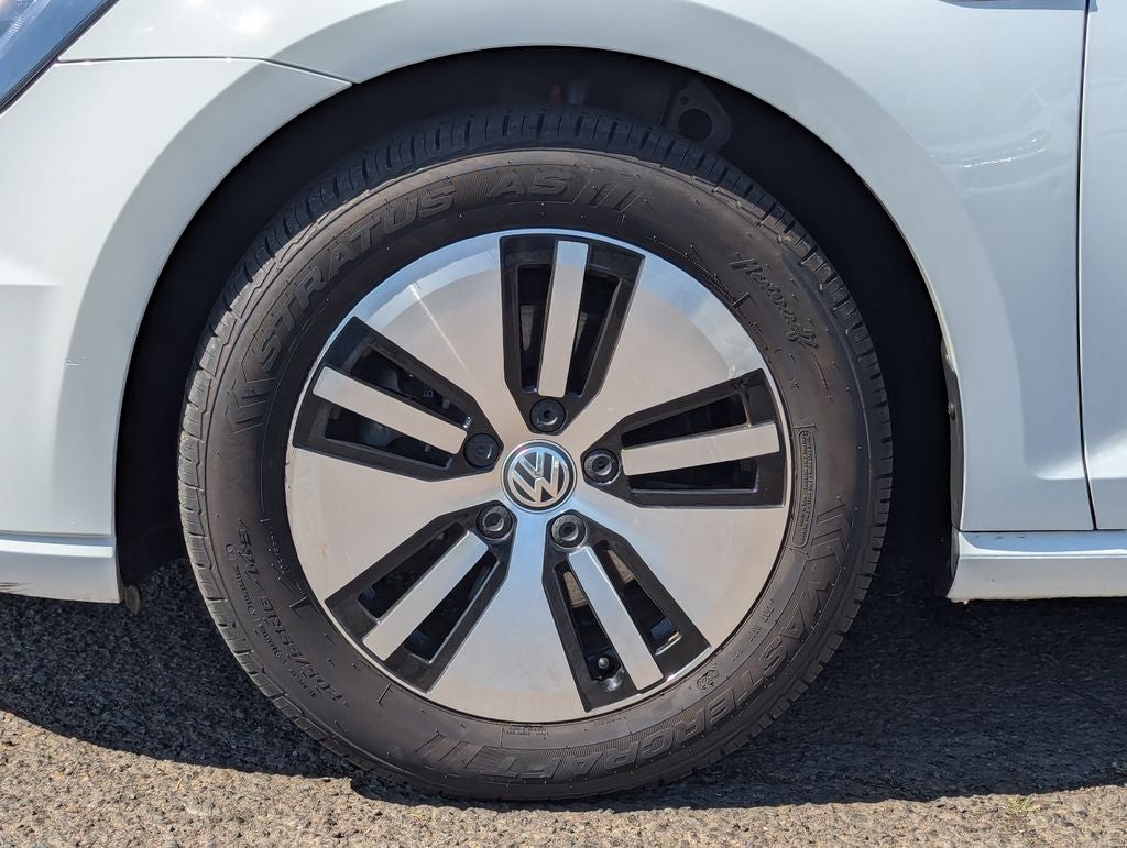 2016 Volkswagen e-Golf SE