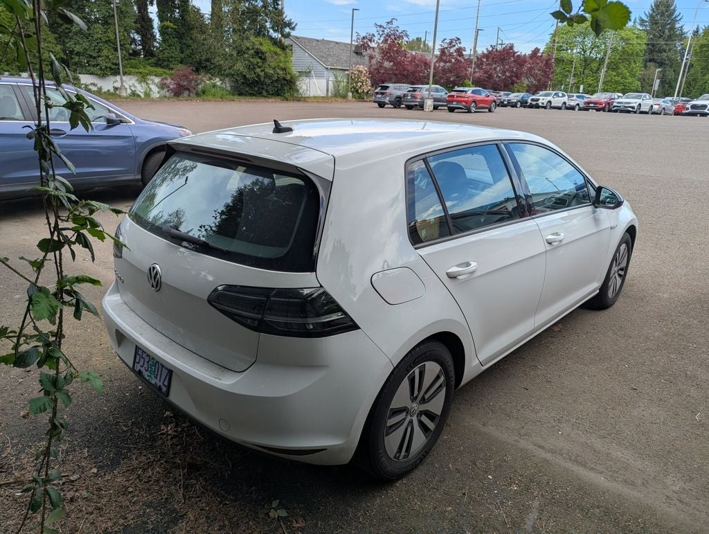 2016 Volkswagen e-Golf SE