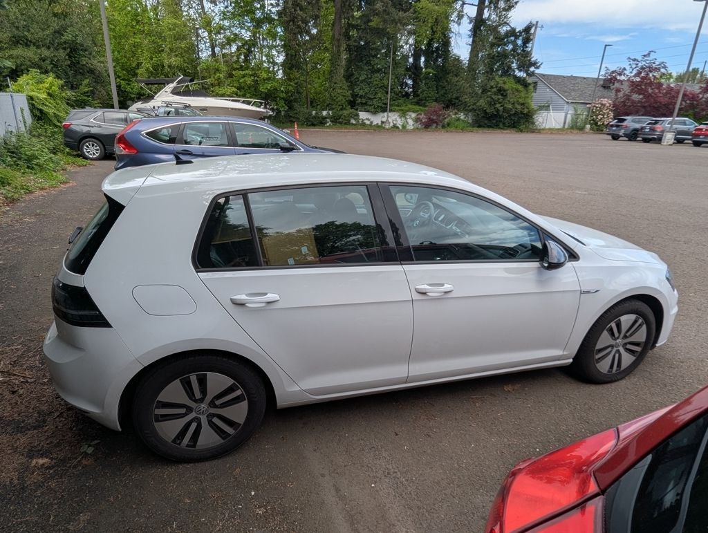 2016 Volkswagen e-Golf SE