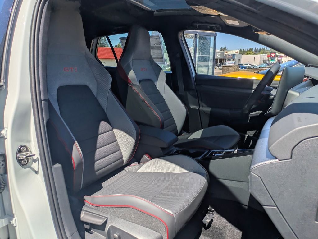 2025 Volkswagen Golf GTI Autobahn