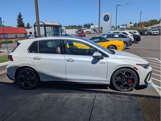 2025 Volkswagen Golf GTI Autobahn