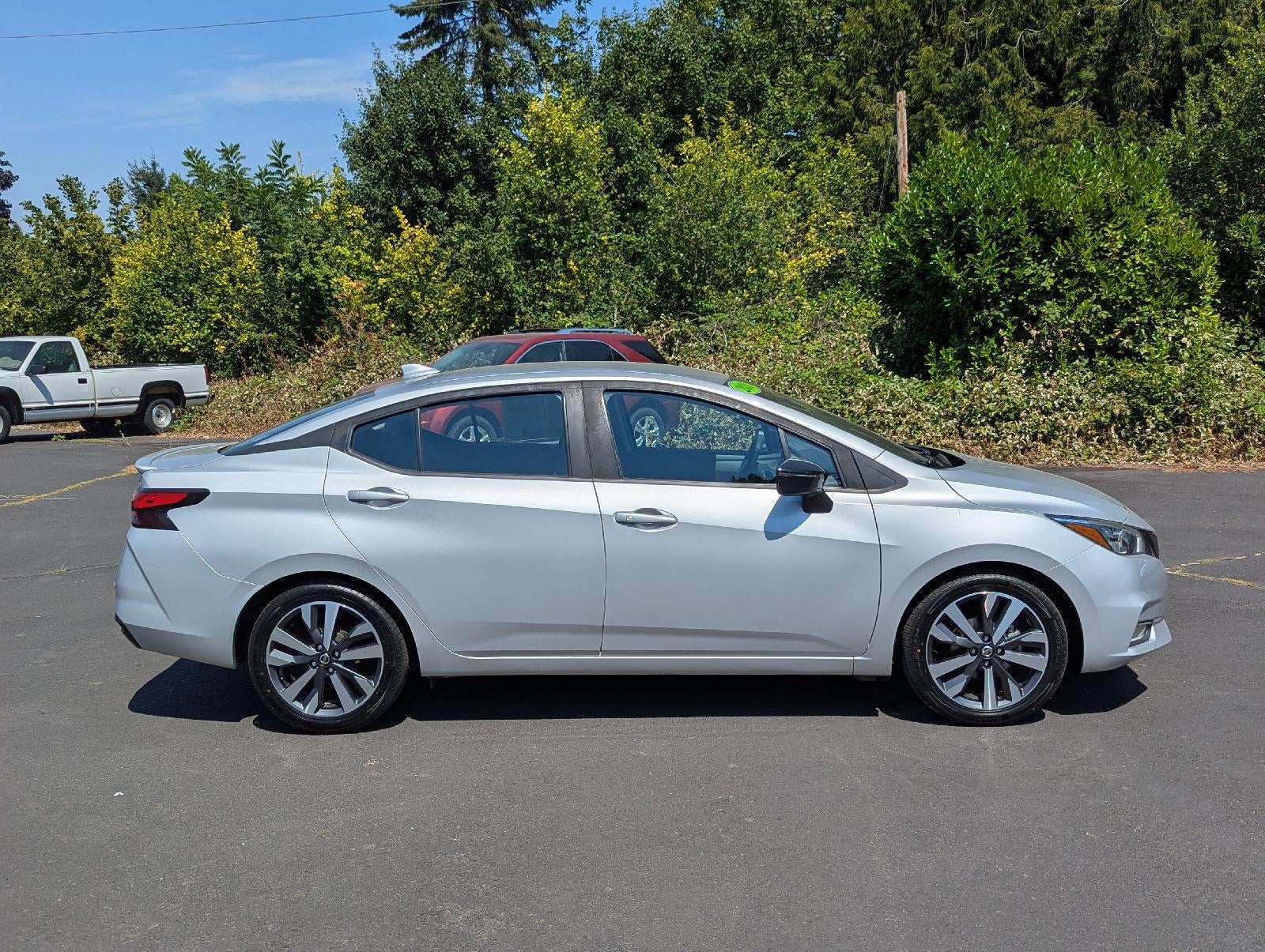 2020 Nissan Versa SR