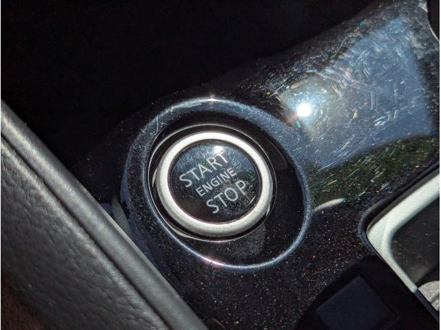 2020 Nissan Versa SR