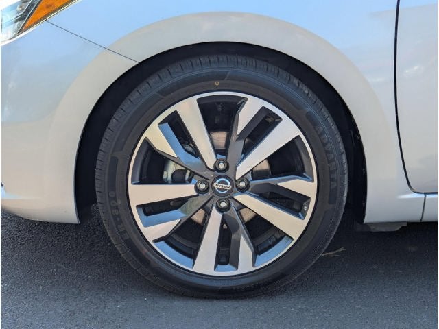 2020 Nissan Versa SR