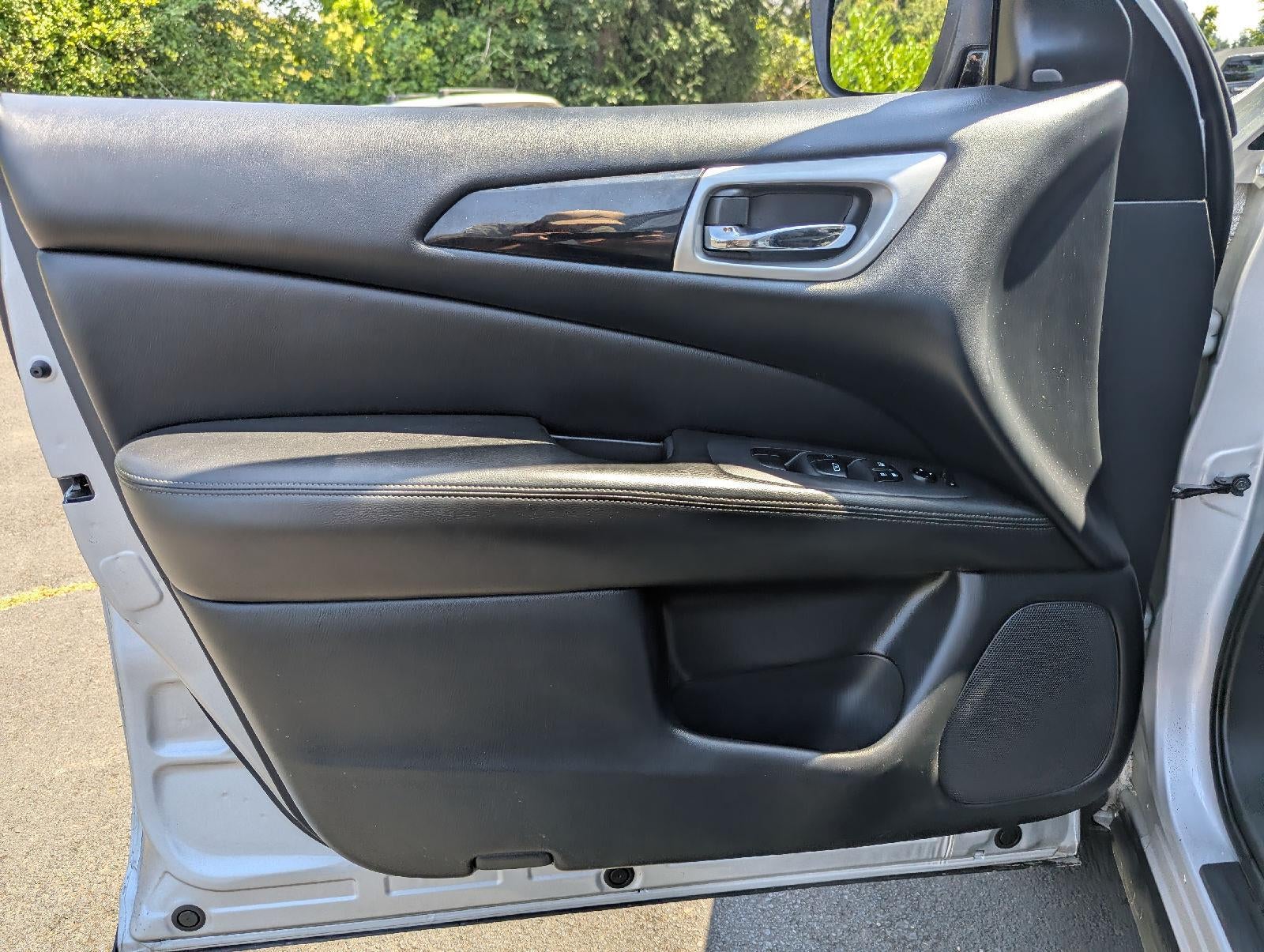 2019 Nissan Pathfinder SV