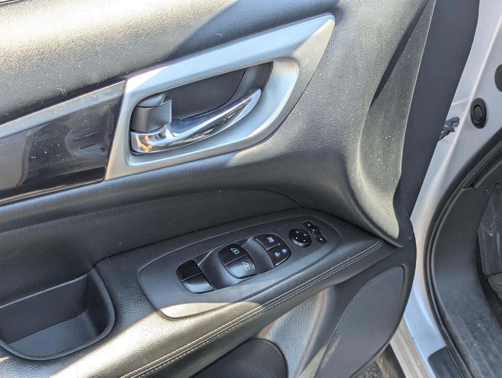 2019 Nissan Pathfinder SV
