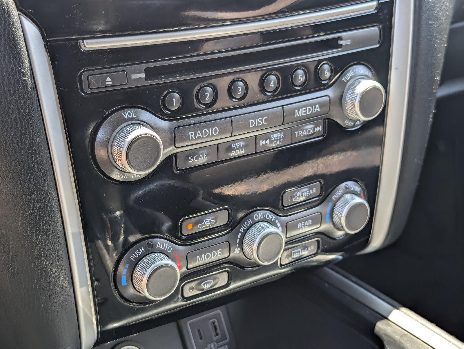 2019 Nissan Pathfinder SV