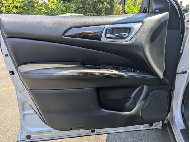 2019 Nissan Pathfinder SV