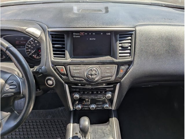2019 Nissan Pathfinder SV