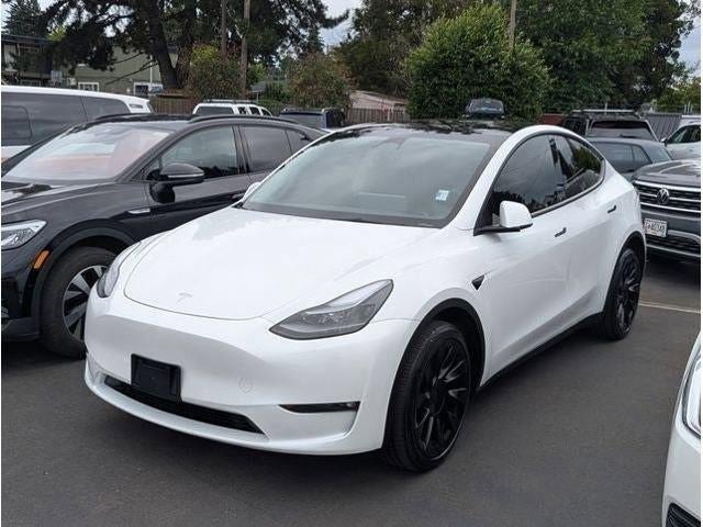 2023 Tesla Model Y Long Range