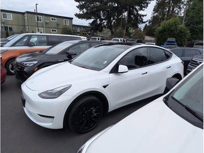 2023 Tesla Model Y Long Range