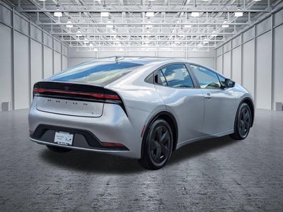 2025 Toyota Prius LE